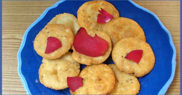 Mathri Recipe by Sonia Goyal