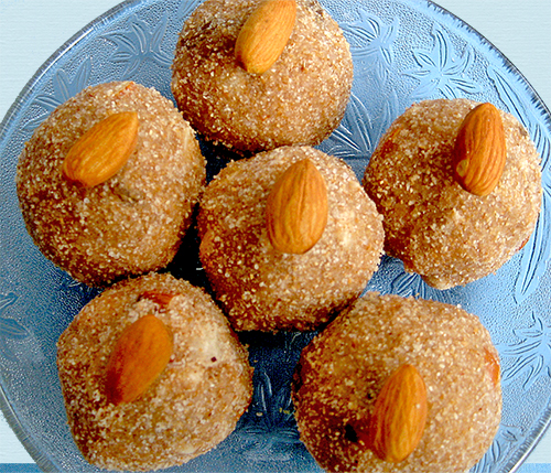 Traditional Atta Ladoo Recipe