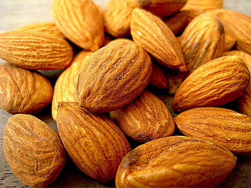 5 Health Benefits of Almonds with Video