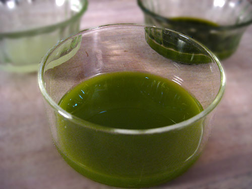 Combination of holy basil juice and lemon juice