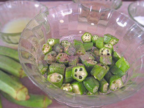 Combination of okra, lemon juice, salt, black pepper and red chilli powder