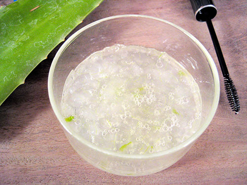 Combination of water and aloevera gel