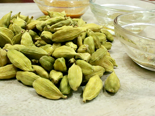 5 Best Health Benefits Of Green Cardamom With Video 